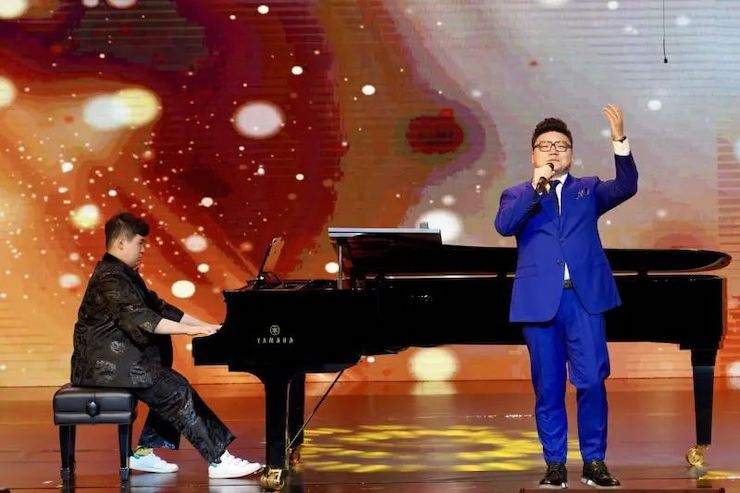 奥林匹克音乐展演宣传大使刘明康和他的朋友们暨第14届世界自闭症关注日音乐会圆满结束！